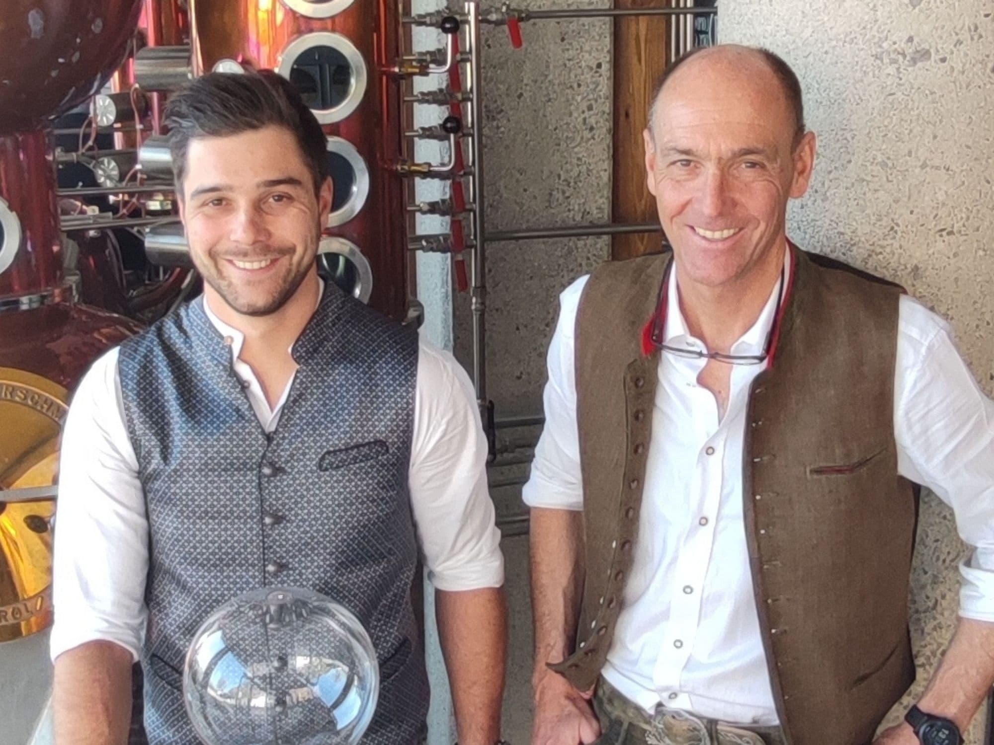 Thomas%20und%20Peter%20Kronbichler%20von%20der%20Gin-%20&%20Schnapsbrennerei%20%22Tirolikum%22